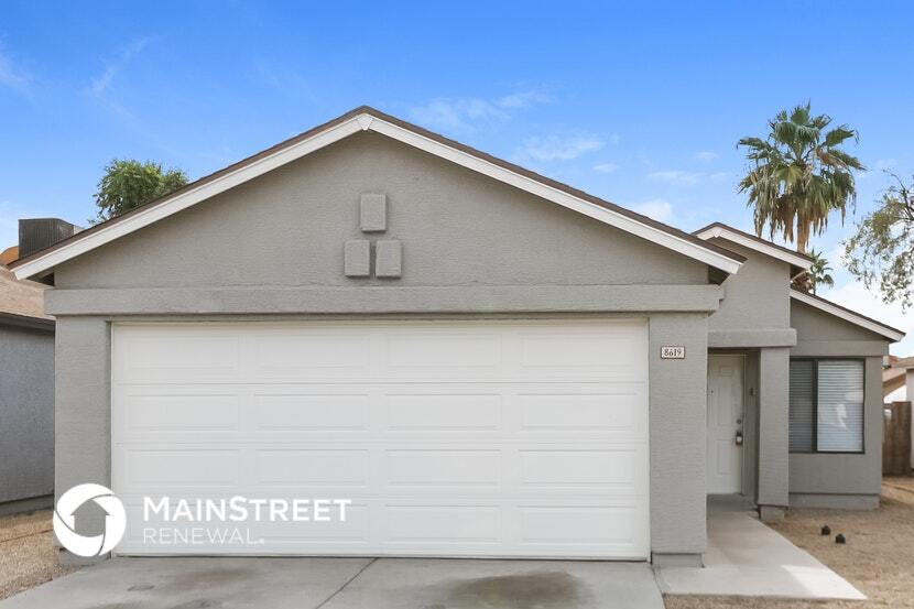 8619 W College Dr in Phoenix, AZ - Foto de edificio