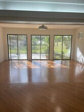 6104 White Oak Ln in Tamarac, FL - Building Photo - Building Photo