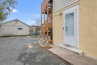21 Cerretta St in Stamford, CT - Building Photo - Building Photo