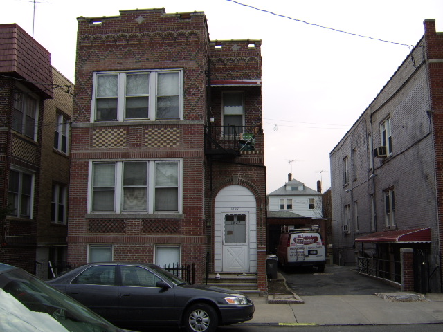 1827 Haight Ave in Bronx, NY - Foto de edificio