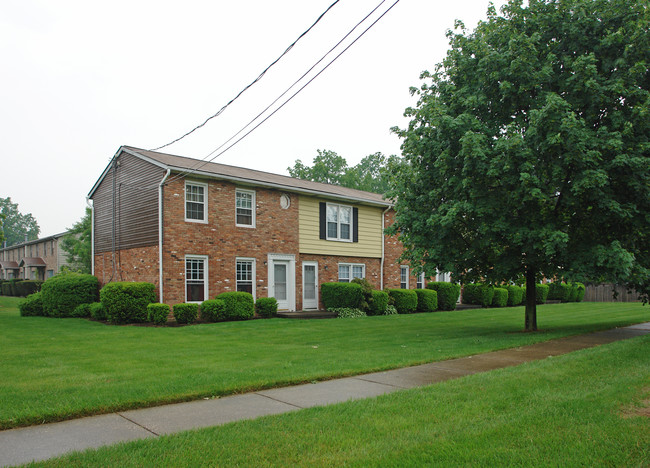 1920-1930 Ritchie Rd in Stow, OH - Foto de edificio - Building Photo