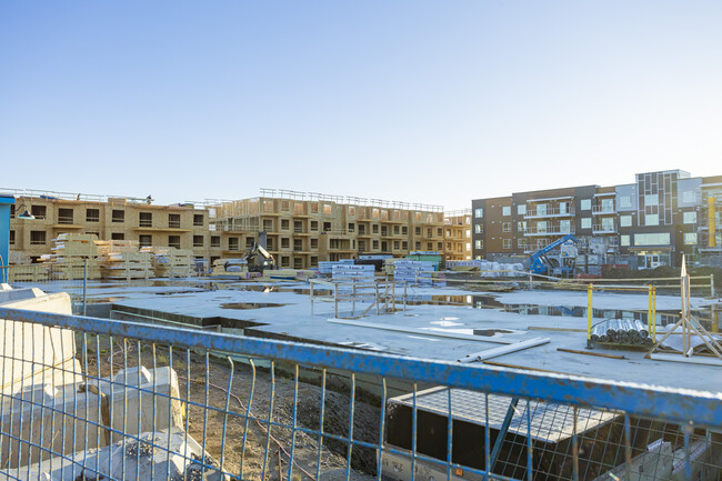 Belmont Plaza in Calgary, AB - Building Photo - Building Photo