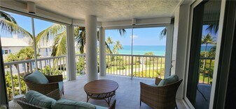 20 Seagate Dr in Naples, FL - Building Photo