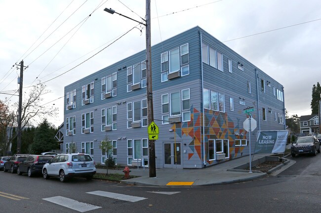 Dekum Apartments in Portland, OR - Foto de edificio - Building Photo