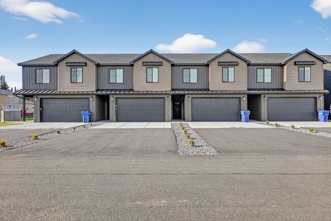 property at 520 N 4th St