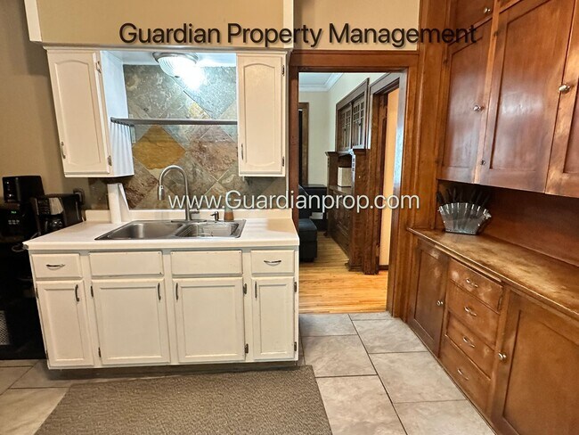 2230 Buchanan St NE in Minneapolis, MN - Building Photo - Building Photo