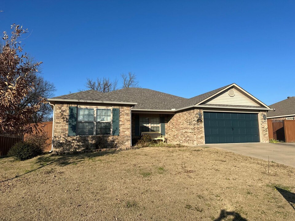 3174 Springhill Ave in Springdale, AR - Building Photo