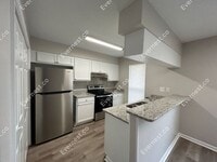 886 Acorn Cove photo'