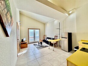 101 Palm Harbor Pkwy in Palm Coast, FL - Building Photo - Building Photo