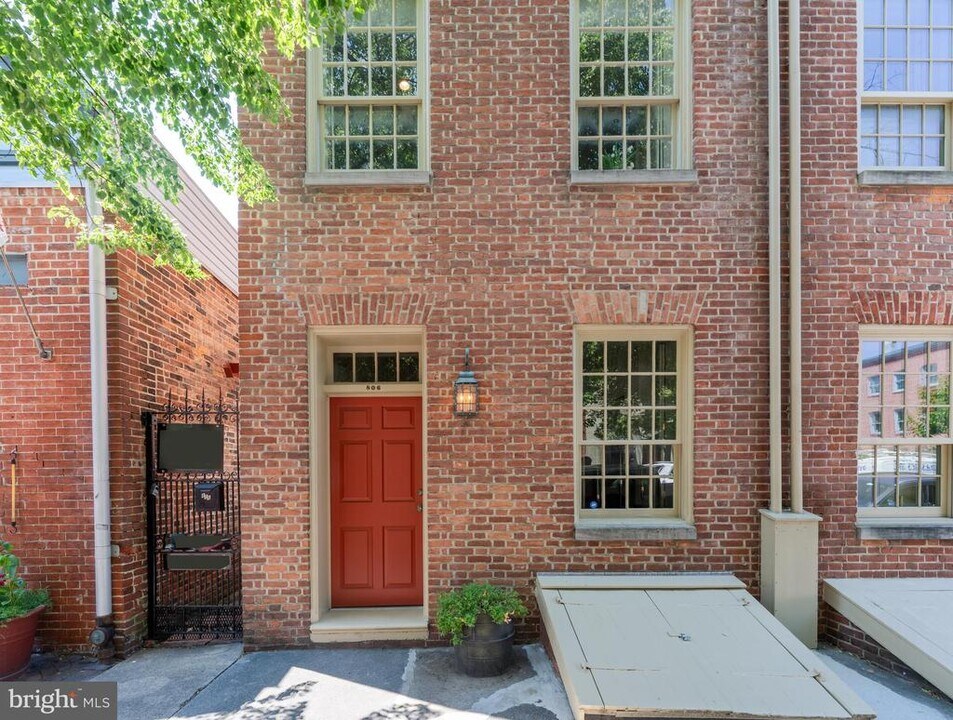 806 S Ann St in Baltimore, MD - Building Photo