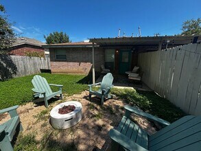7106 Linkcrest Dr in San Antonio, TX - Building Photo - Building Photo