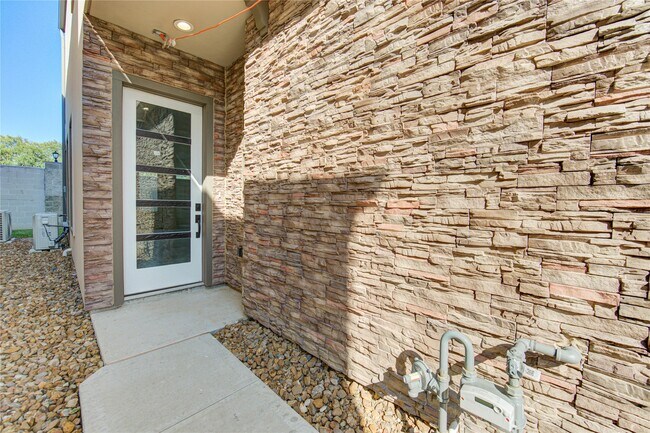 2903 El Fenice Ln in Houston, TX - Building Photo - Building Photo