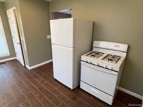 1005 Stanley Ave in Pontiac, MI - Building Photo - Building Photo