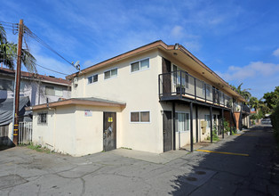 Hilai Manor in Santa Ana, CA - Foto de edificio - Building Photo