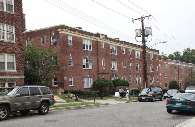 1430-1436 Tuckerman St NW in Washington, DC - Foto de edificio - Building Photo