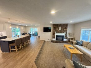 1030 Sommers St N in Hudson, WI - Building Photo - Building Photo