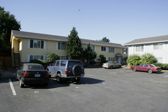 Hudson Court Apartments in Portland, OR - Foto de edificio - Building Photo