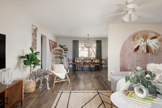 8320 E Buena Terra Way in Scottsdale, AZ - Building Photo - Building Photo