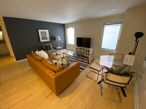 7 Boylston Sq, Unit 8 in Boston, MA - Building Photo - Building Photo