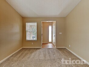 1971 Inglis Way in Roseville, CA - Building Photo - Building Photo