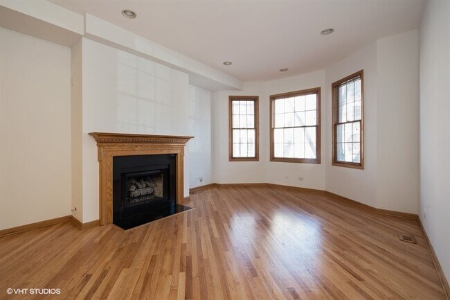 623 W Briar Pl, Unit 1 in Chicago, IL - Foto de edificio - Building Photo