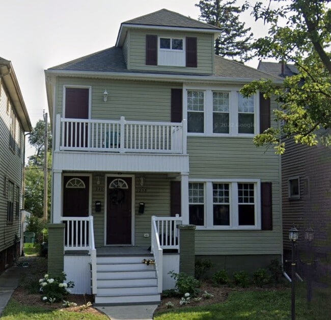 1238 Wayburn St, Unit Lower