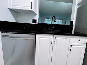 649 E Sheridan St in Dania Beach, FL - Building Photo - Building Photo