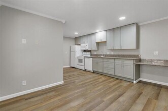 5727 Richmond Ave in Dallas, TX - Building Photo - Building Photo