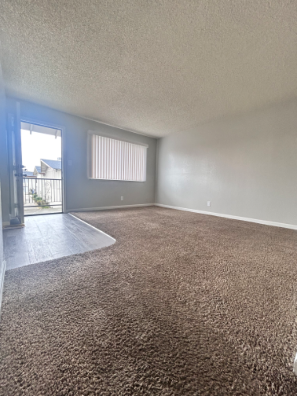 189 W Santa Ana Ave in Clovis, CA - Foto de edificio - Building Photo