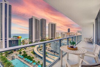 4010 S Ocean Dr in Hollywood, FL - Foto de edificio - Building Photo