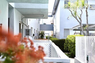 Corteen Apartments in North Hollywood, CA - Building Photo - Building Photo