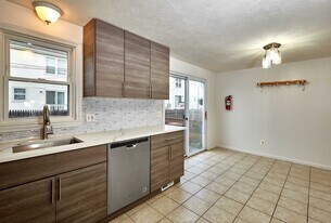 31 Reservoir St in Brockton, MA - Building Photo