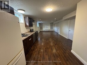 152 Goodwin Dr in Guelph, ON - Building Photo - Building Photo