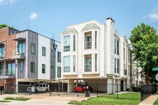 2002 N Fitzhugh Ave in Dallas, TX - Building Photo
