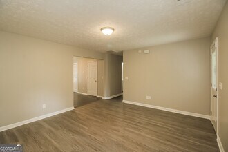 8303 Lakeview Dr SW in Covington, GA - Building Photo - Building Photo