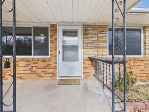 2305 NW 43rd St in Lawton, OK - Building Photo - Building Photo