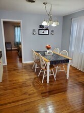 2413 SW Madeline Ln in Topeka, KS - Building Photo - Building Photo