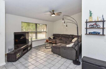 108 Sherwood Cir, Unit 114-1 in Jupiter, FL - Building Photo - Building Photo