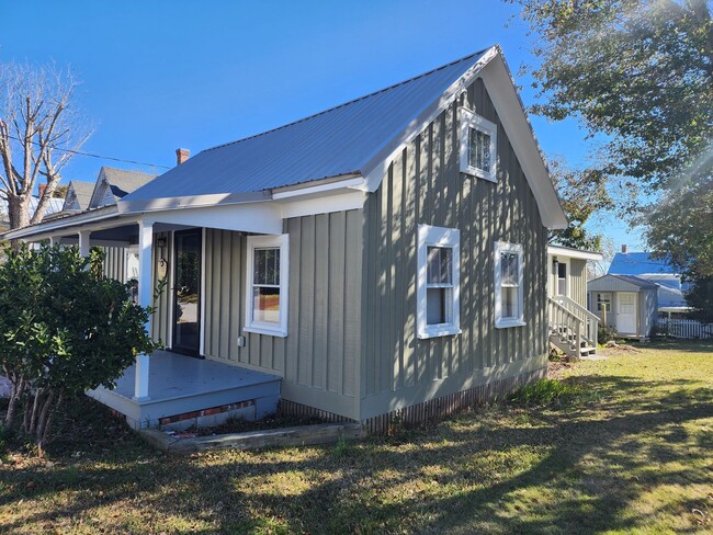 217 S Walnut St in Swansboro, NC - Building Photo - Building Photo