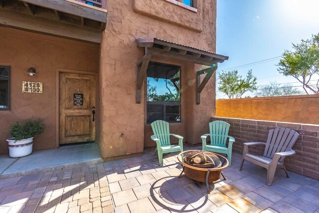 property at 4128 N Thurston Ln