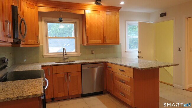 24 Congress St in Stamford, CT - Building Photo - Building Photo