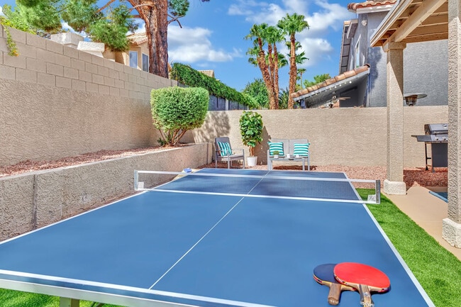 2845 Via Stella St in Henderson, NV - Building Photo - Building Photo