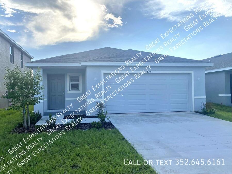 2894 NE 21st Ct Rd in Ocala, FL - Building Photo