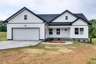 644 S Tunnel Rd in Gallatin, TN - Building Photo