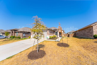 5828 Roderick Dr in Austin, TX - Building Photo - Building Photo