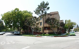 601 Palm Dr Apartments