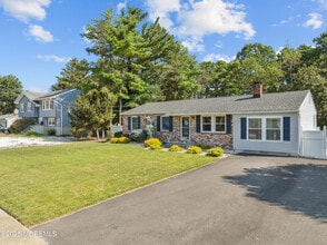 178 Cranberry Rd in Toms River, NJ - Foto de edificio - Building Photo