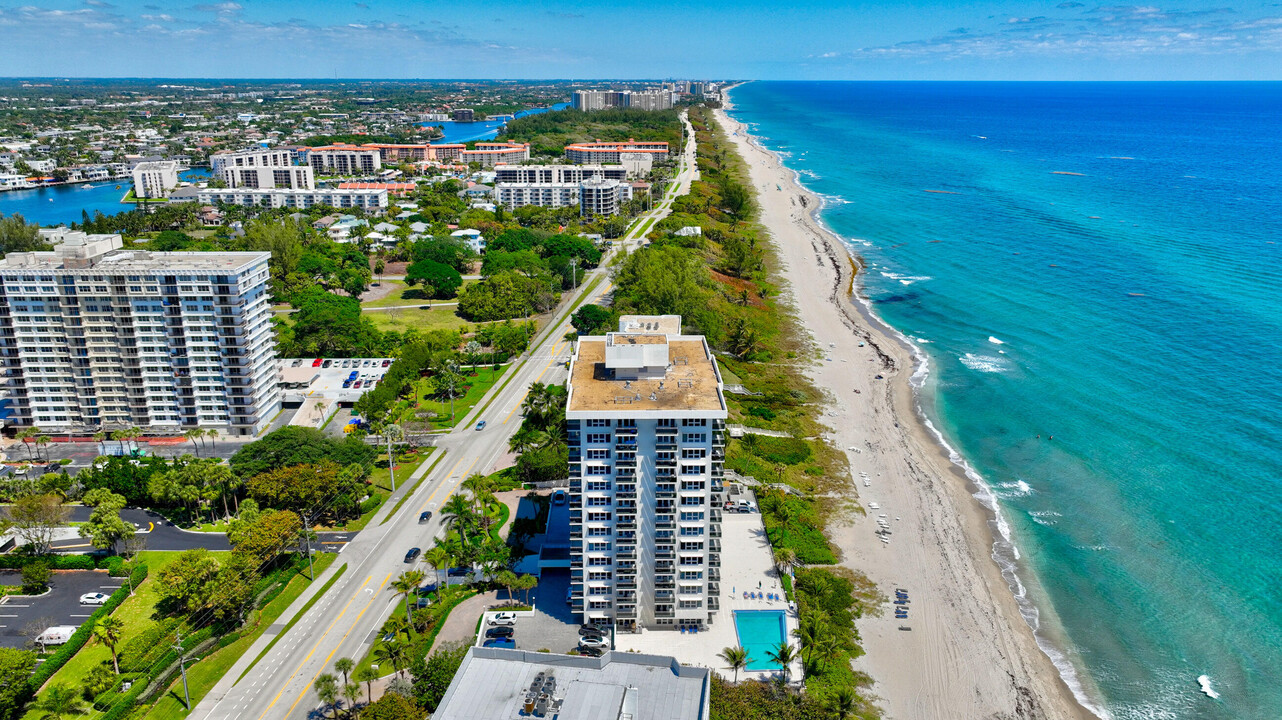 2066 N Ocean Blvd in Boca Raton, FL - Building Photo