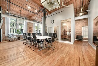 1327 W Washington Blvd in Chicago, IL - Building Photo - Building Photo