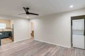 The Flats at Walker and Reed in College Park, GA - Building Photo - Interior Photo